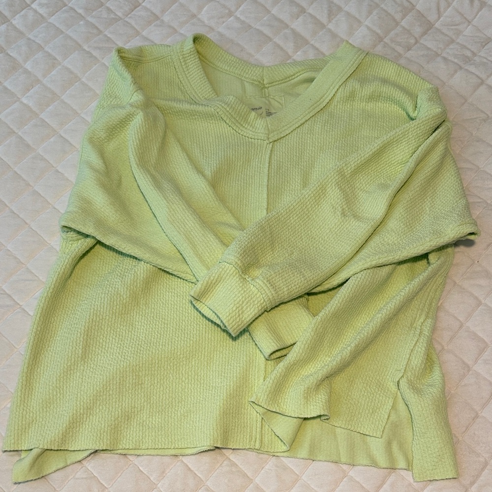 Aerie women’s v-neck COZY sweater pullover Lime Green Sz Large
